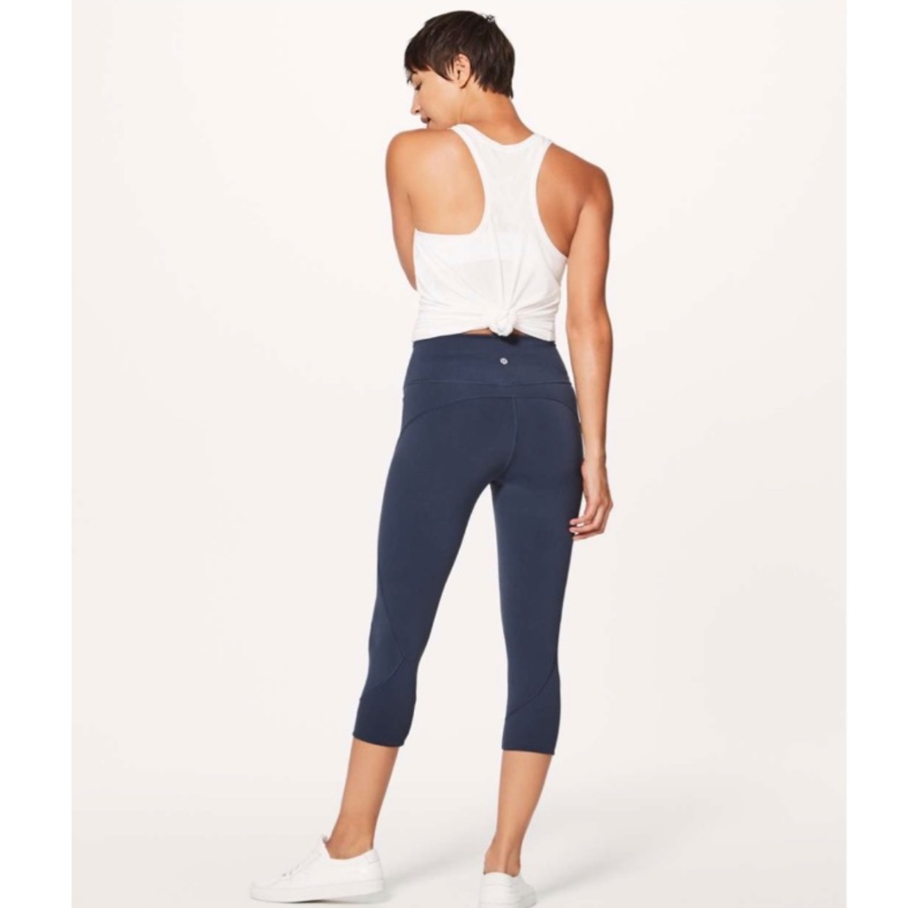 LuluLemon In Movement crop workout leggings